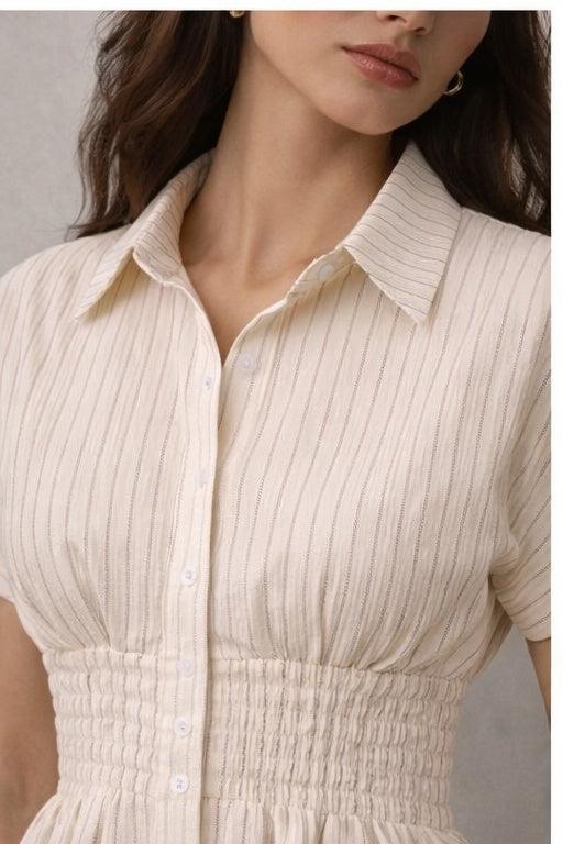 LOROMIA Loromia Maison Élitaire shirt displayed on a hanger, featuring a classic collar and elegant fabric.