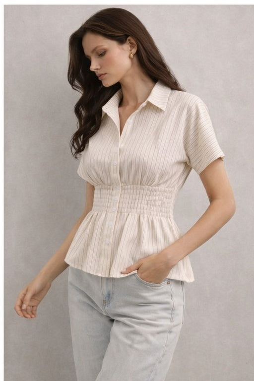 LOROMIA Loromia Maison Élitaire shirt displayed on a hanger, featuring a classic collar and button-down design.